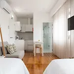 Botica Πανσιόν 4*